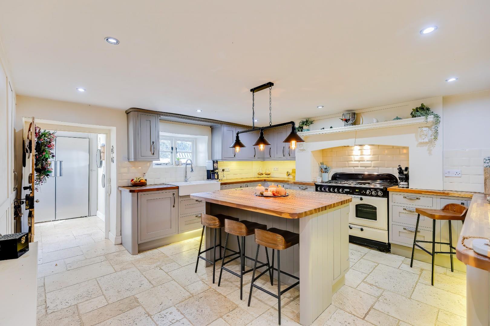 Upper Porthkerry Farm, Porthkerry Road, Rhoose, CF62 3BX